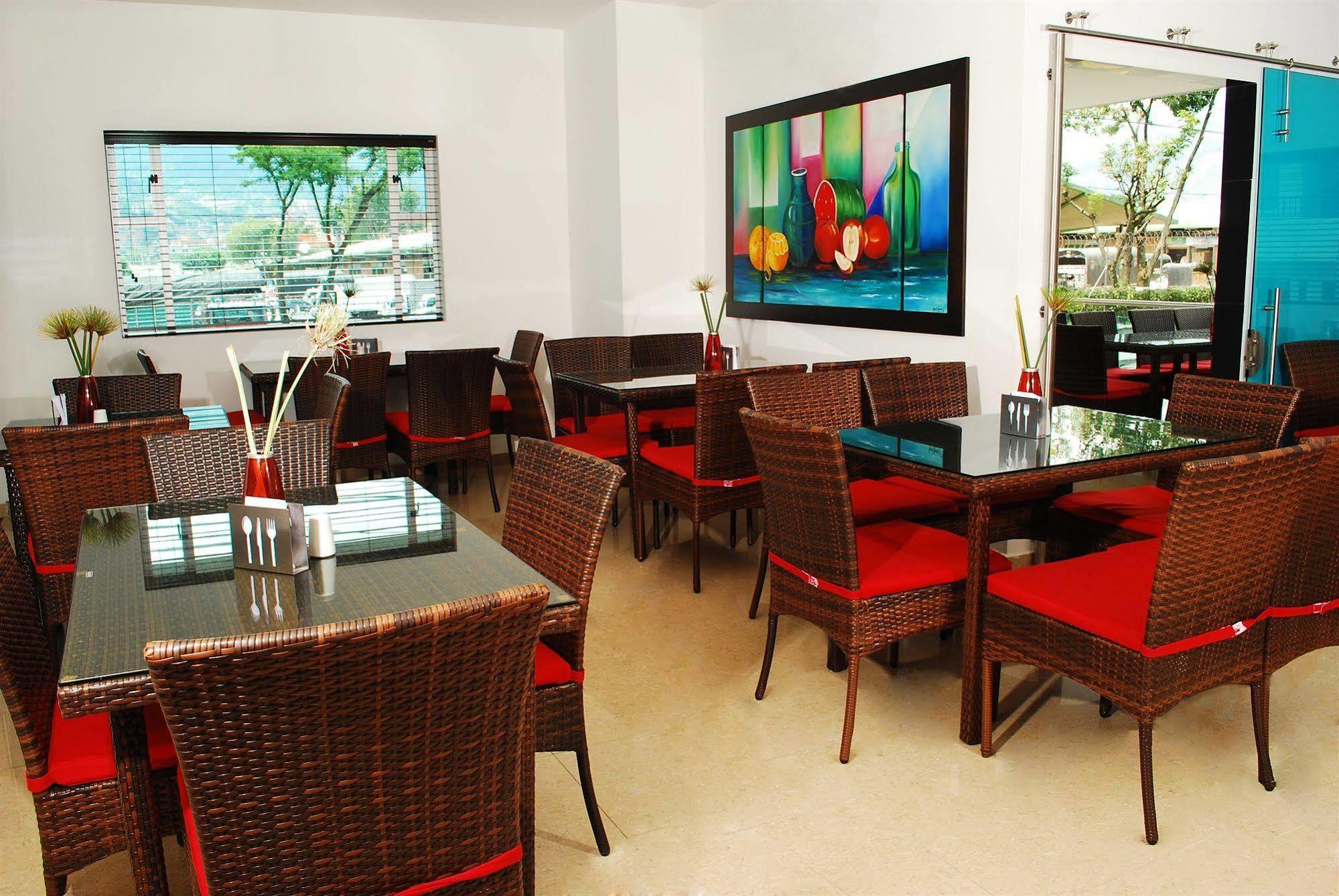 Hotel Central Plaza Medellin Itagui Ngoại thất bức ảnh
